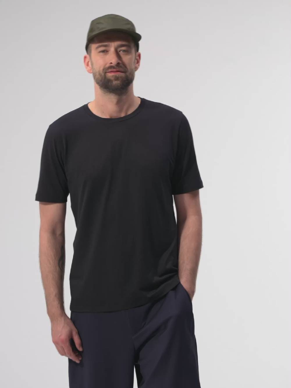 Pinqponq T-Shirt TENCEL™ - Wooden Black (Male) Nur noch ein Tag übrig