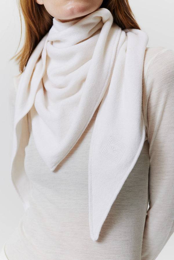 Prinz Berlin Kaschmir Triangle Fine Knit Off-White Bestseller