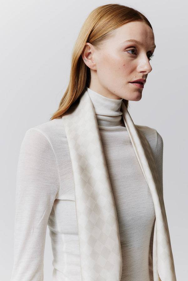 Prinz Berlin Seidentuch Illusion 90 Off-White 50% Rabatt mit kostenlosem Versand