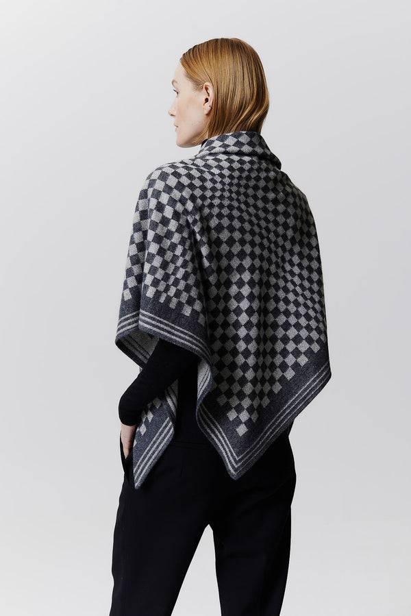 Prinz Berlin Kaschmir Triangle Jacquard Schwarz im Angebot