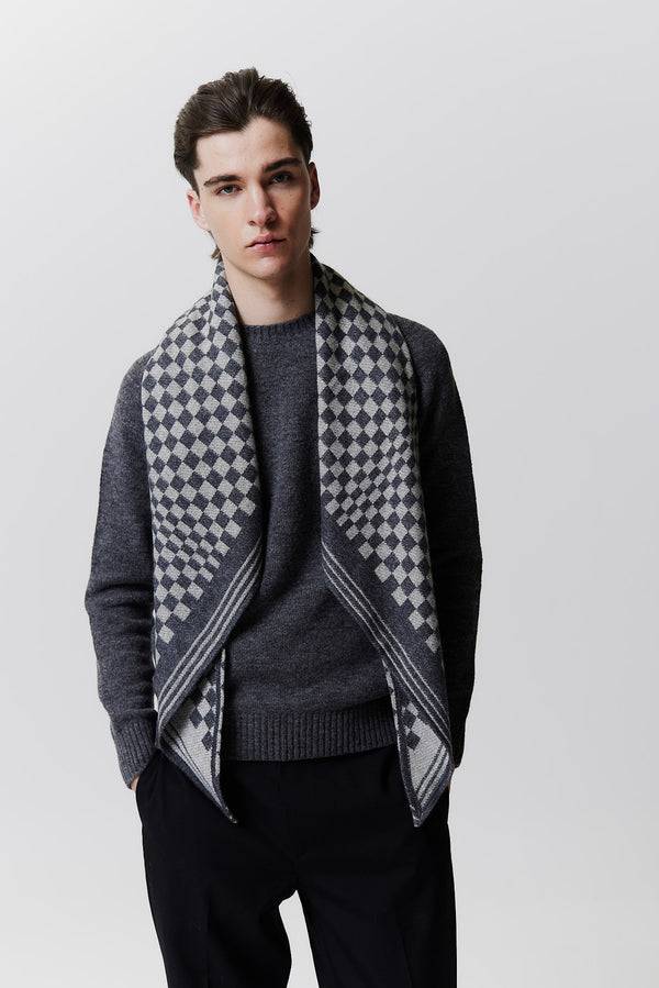 Prinz Berlin Kaschmir Triangle Jacquard Schwarz im Angebot