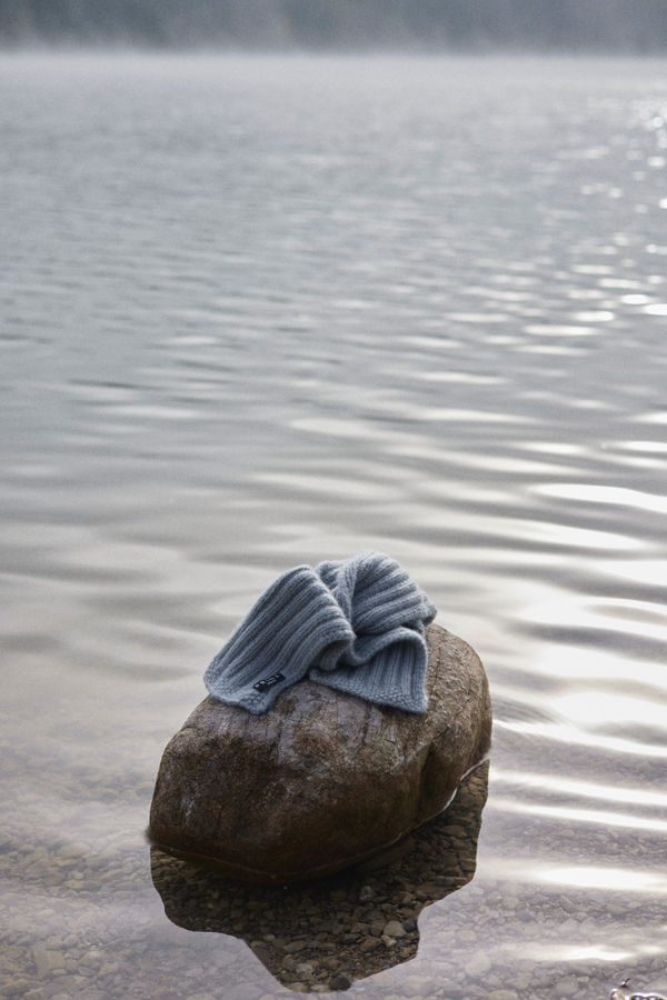 Prinz Berlin Kaschmir Kurzschal Hand Knit Kristallblau Tiefpreis