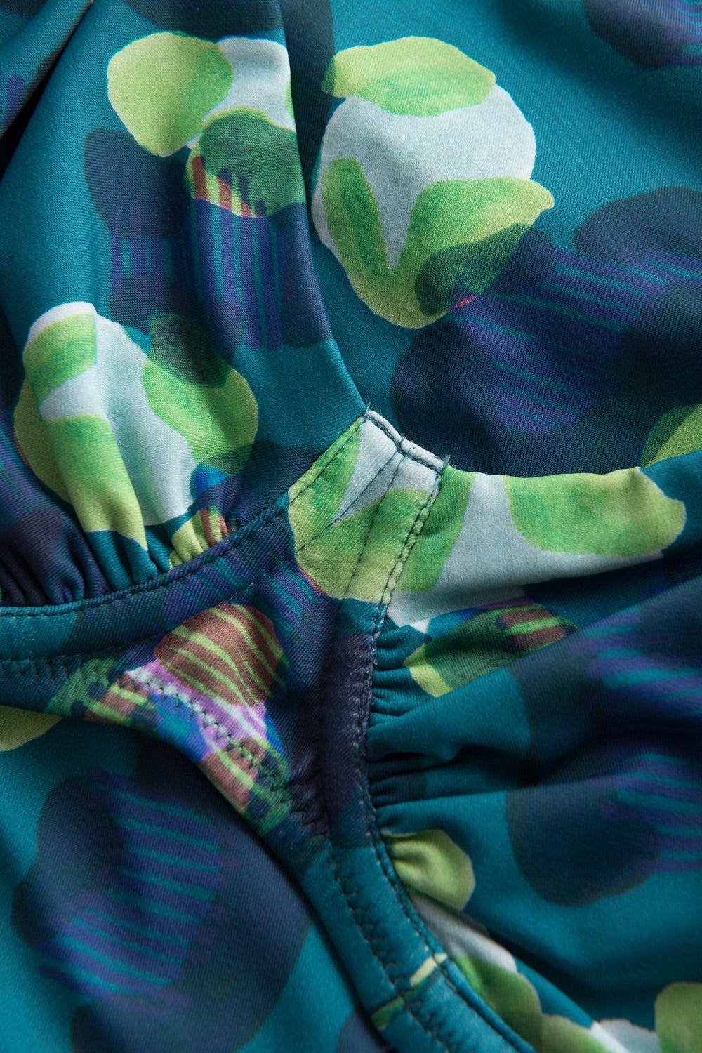 Rösch Bikini-Top mit Raffungen im grünen Leo-Design recyceltes Polyamid/Elasthan Bis zu 55% Rabatt