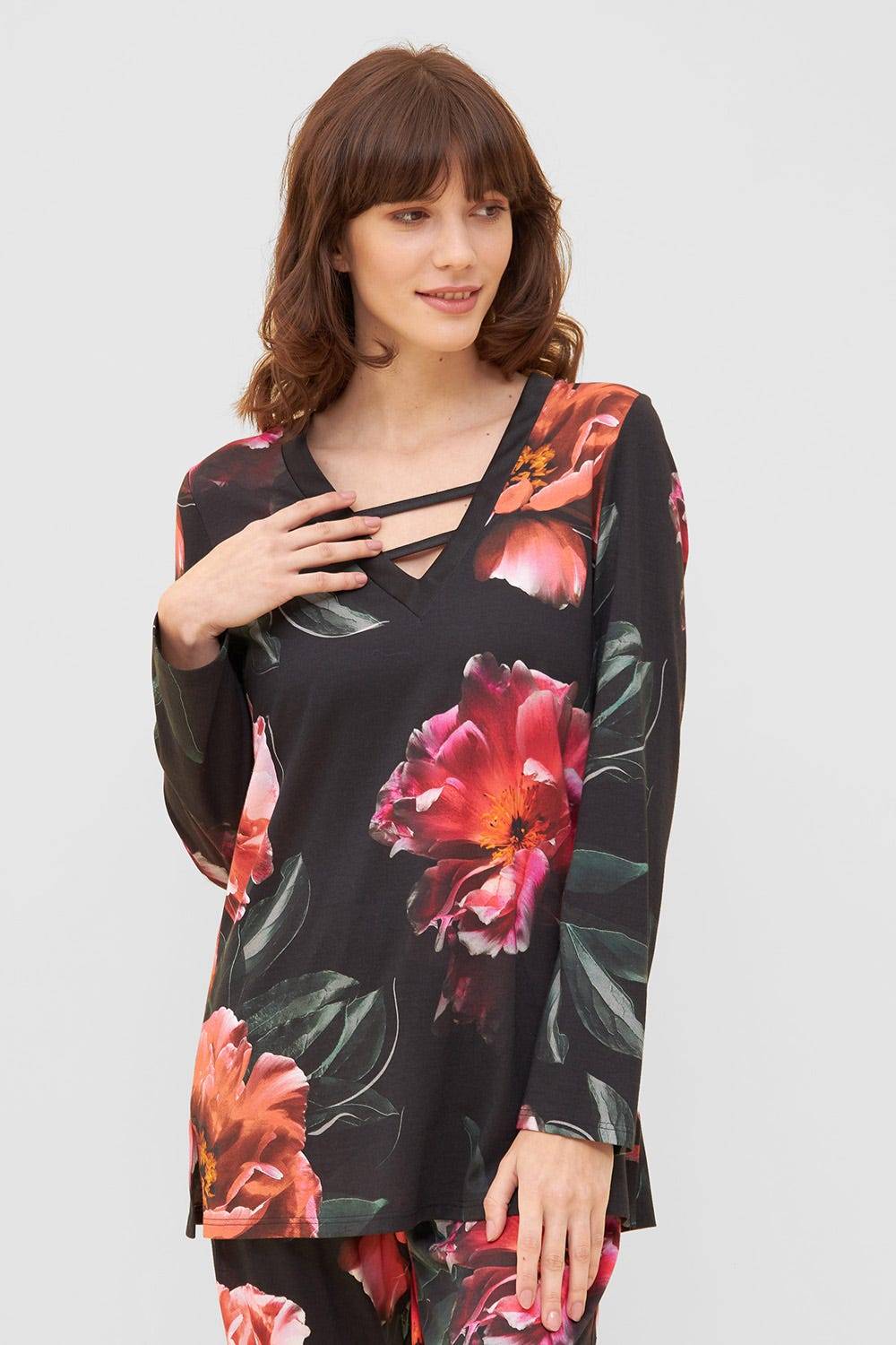 Rösch Pyjama im eleganten Blumendruck V-Ausschnitt Baumwolle/Modal Fabrik Onlineshop
