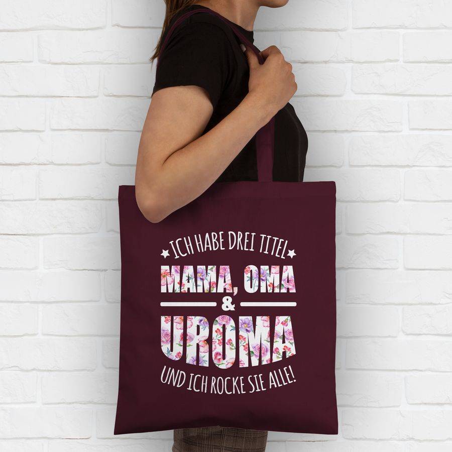 Shirtracer Ich habe drei Titel - Mama, Oma & Uroma und ich rocke sie alle!: T-Shirt Turnbeu Shirtracer Auslauf